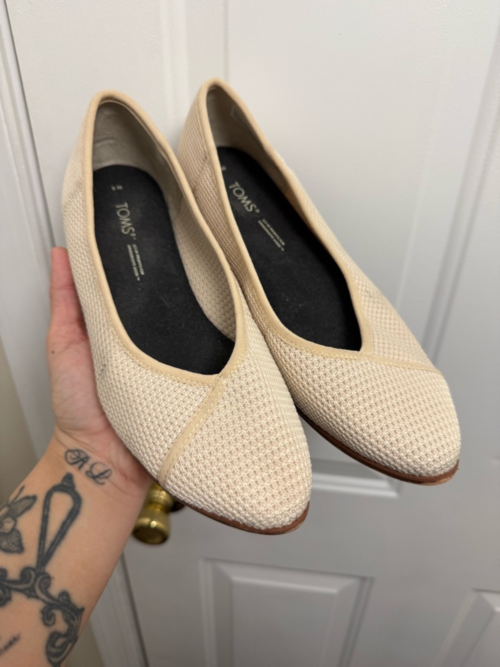 Tom’s Katie Pointed Toe Knitted Flat Shoes Beige Size 8M